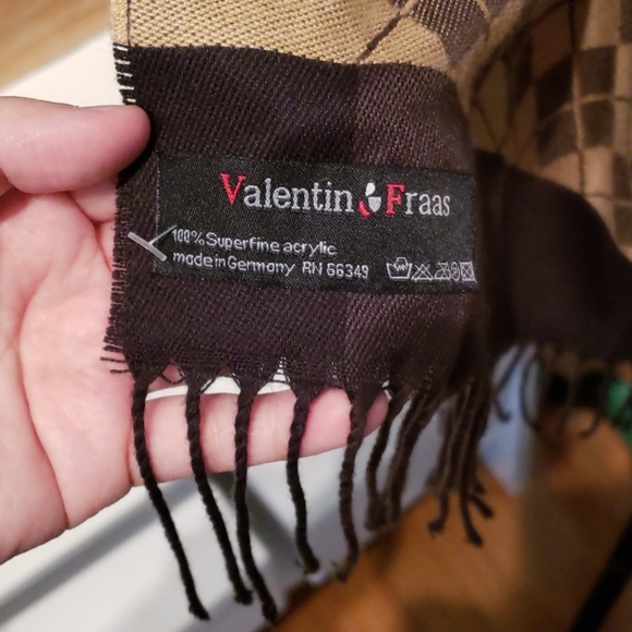 Classy Checkered Tan & Brown Scarf - Picture 3 of 3